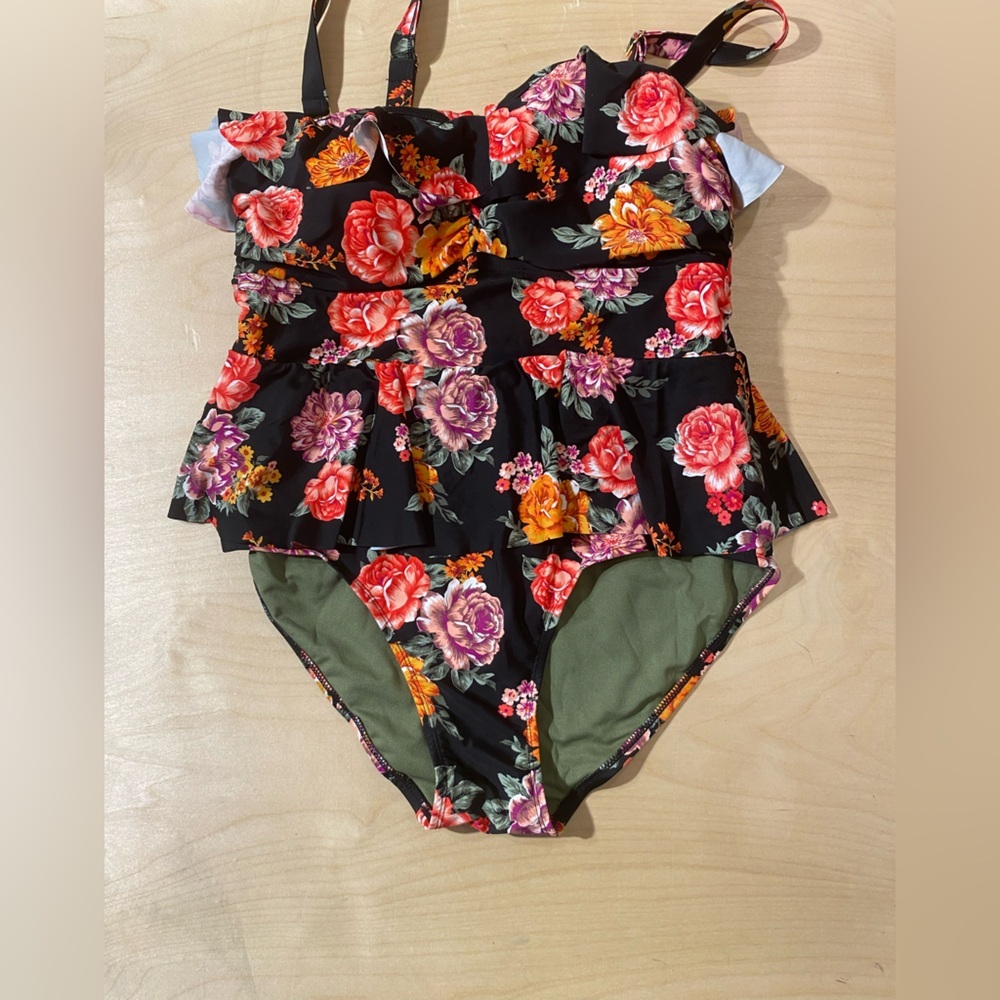 Terra & Sky One Piece Swimsuit 14W (BS) - Picture 5 of 12